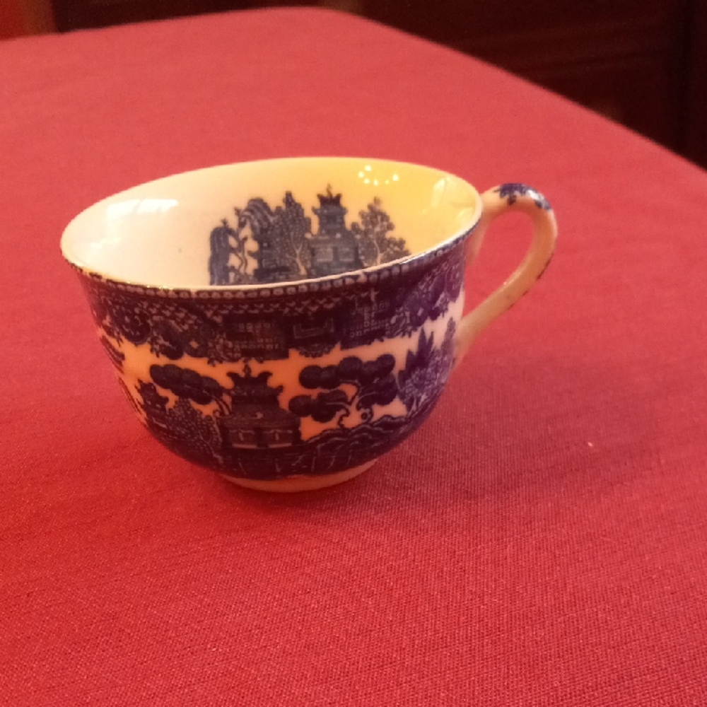 Blue Willow Vintage Teacup Excellent Condition